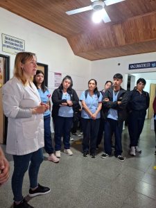 Salida de campo de estudiantes de Enfermería al CAPS San José Obrero